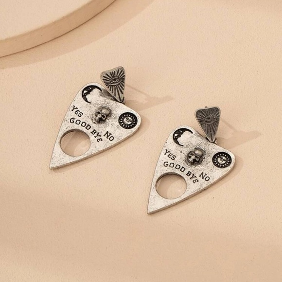 💀 Awesome Vintage Style Skull Ouija Drop Earrings 💀 - Picture 2 of 5